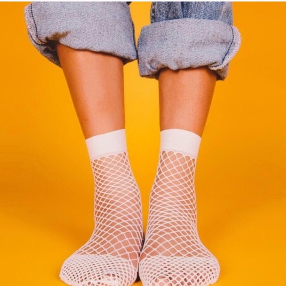 🔥 white fishnet socks - Picture 3 of 7